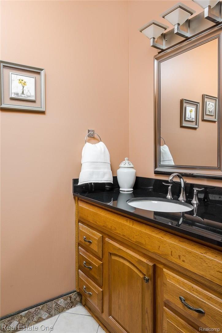 956 Homestead Court Rochester, MI 48309 - Photo 12 of 26 956 Homestead, Rochester Hills MI, Koteles, 05-19-16-1212-Edit.jpg