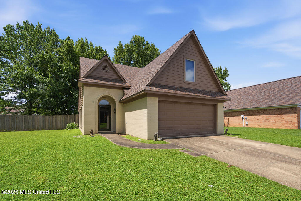10739 Ridgefield Drive Olive Branch, MS 38654 - Photo 2 of 24 DSC09412