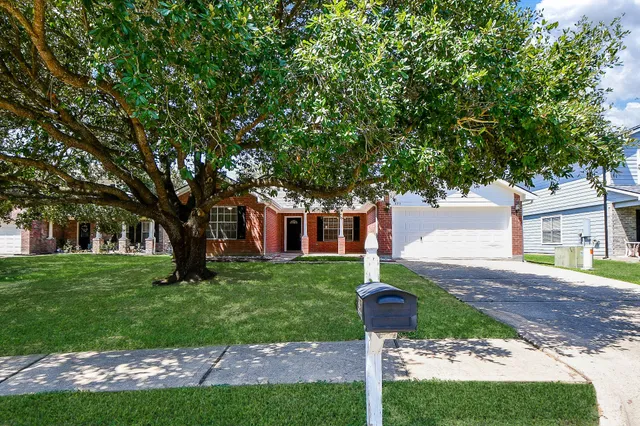 $2,650 | 835 Victoria Lakes Drive, Katy, TX 77493