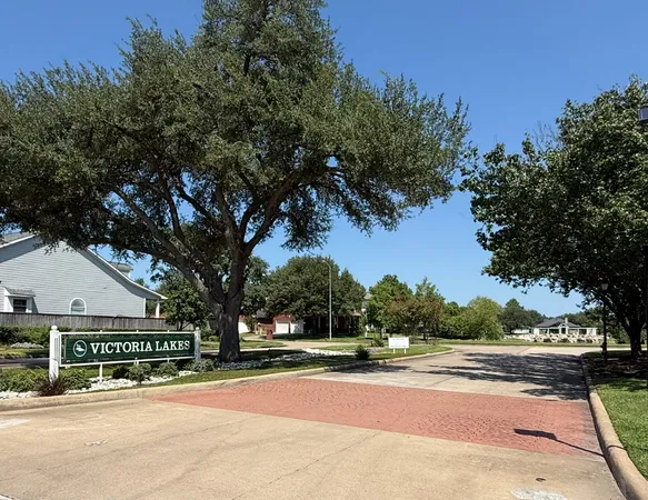 $2,550 | 835 Victoria Lakes Drive, Katy, TX 77493
