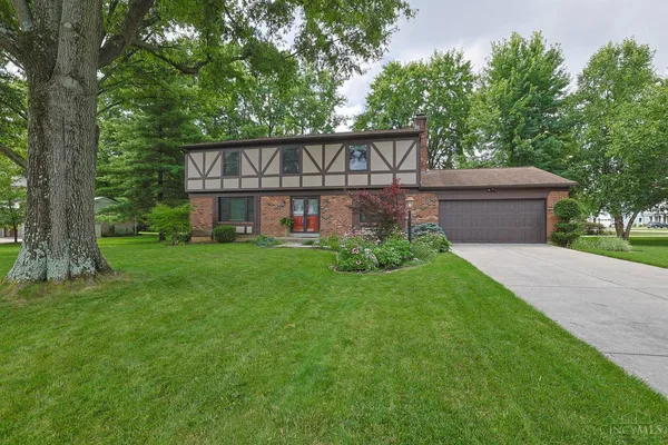 $580,000 | 8001 Deershadow Lane, Montgomery, OH 45242