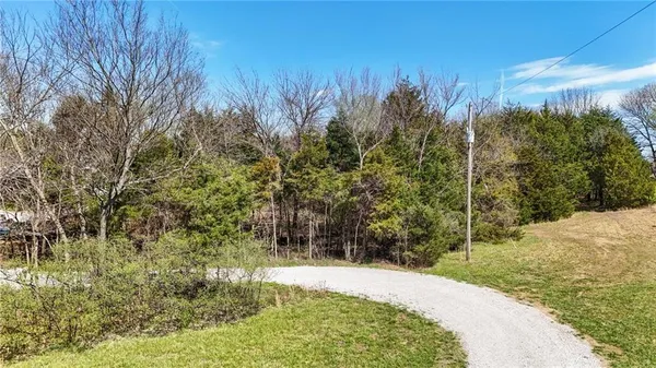 $374,900 | 470 East 2200 Road, Eudora, KS 66025