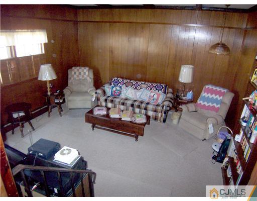 7 Periwinkle Place Colonia, NJ 07067 - Photo 11 of 21 Gallery Image 11