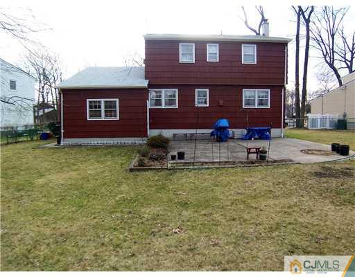 7 Periwinkle Place Colonia, NJ 07067 - Photo 18 of 21 Gallery Image 18