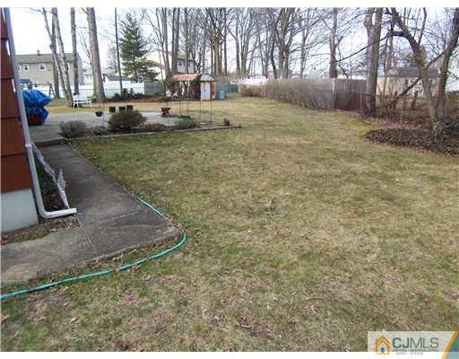 7 Periwinkle Place Colonia, NJ 07067 - Photo 19 of 21 Gallery Image 19