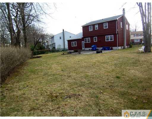 7 Periwinkle Place Colonia, NJ 07067 - Photo 4 of 21 Gallery Image 4