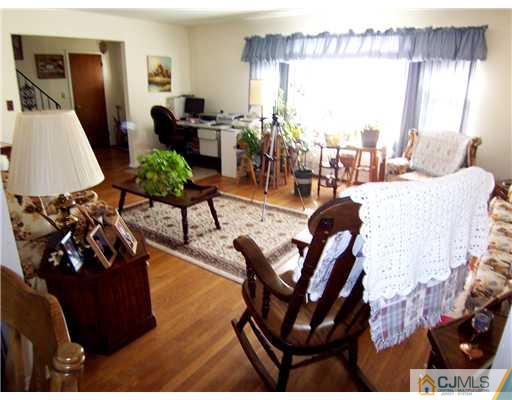 7 Periwinkle Place Colonia, NJ 07067 - Photo 5 of 21 Gallery Image 5