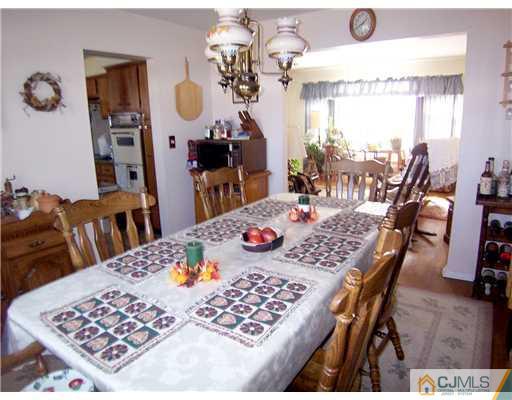 7 Periwinkle Place Colonia, NJ 07067 - Photo 7 of 21 Gallery Image 7