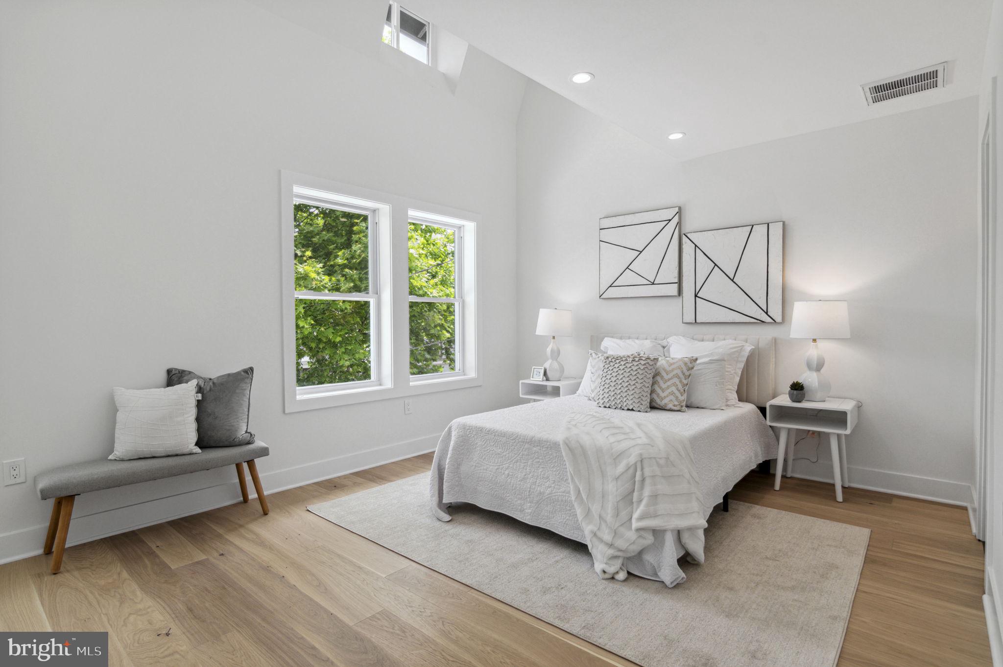 913 Emerson Street Northwest Washington, DC 20011 - Photo 12 of 37