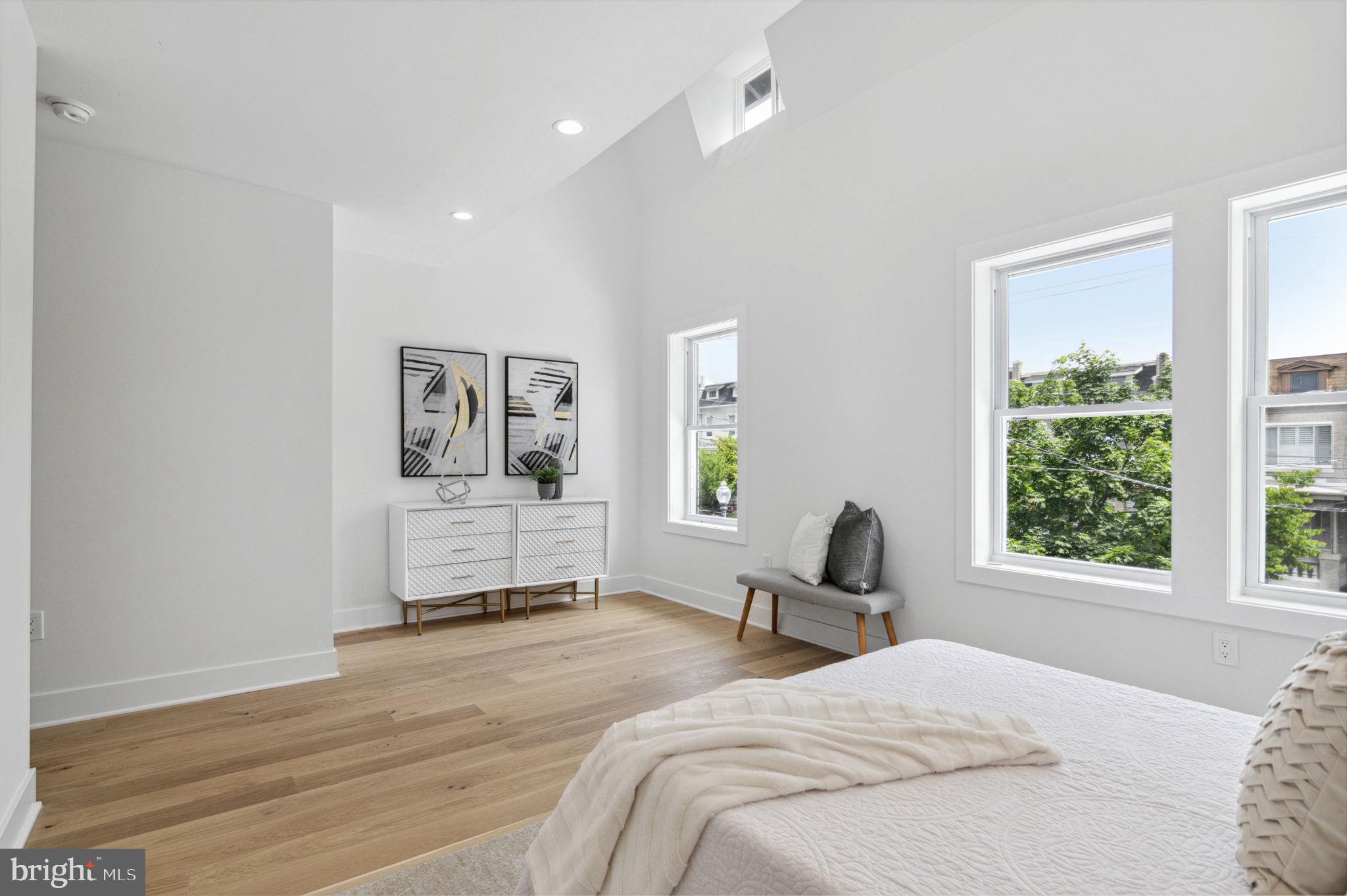 913 Emerson Street Northwest Washington, DC 20011 - Photo 13 of 37