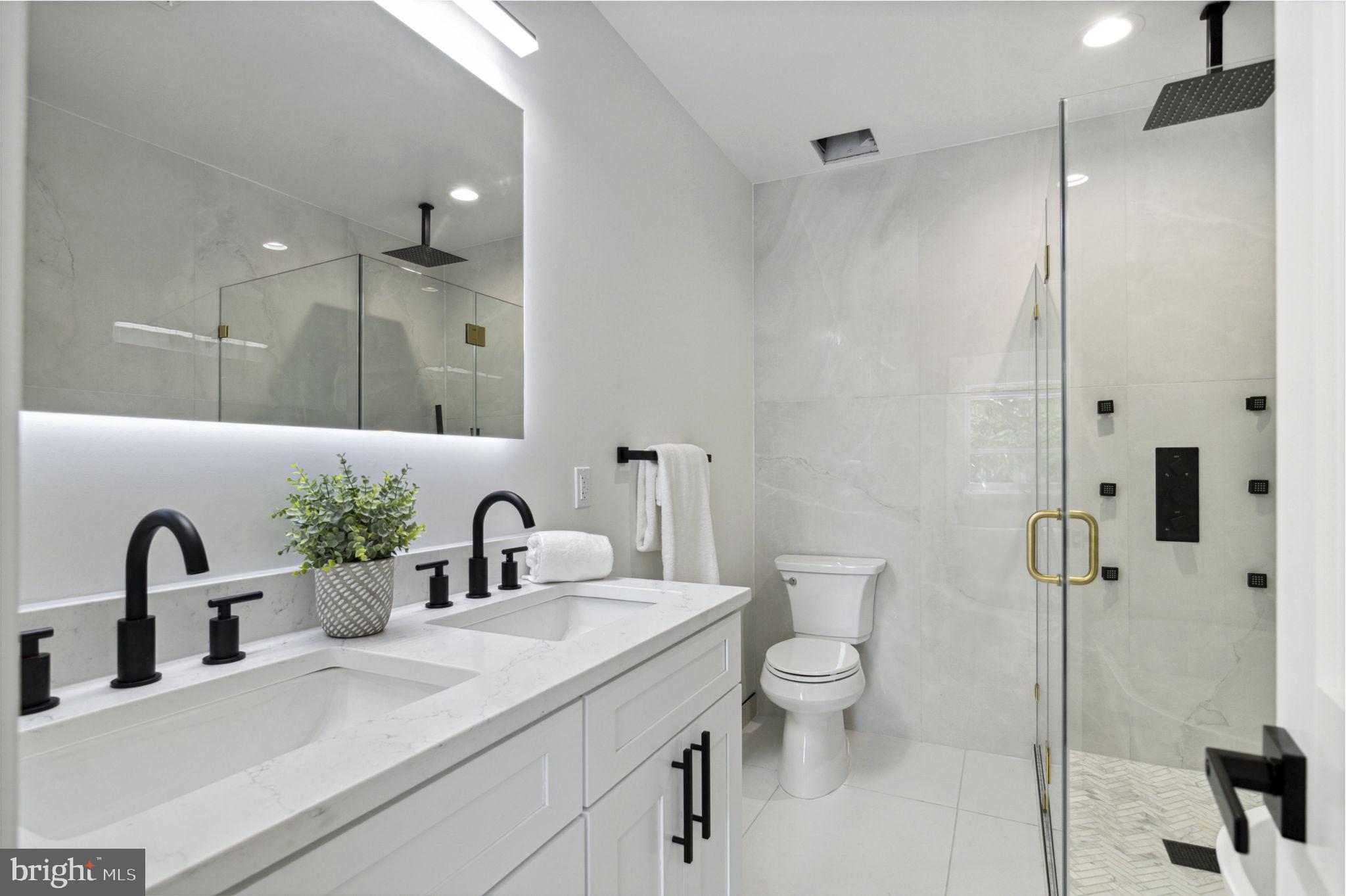 913 Emerson Street Northwest Washington, DC 20011 - Photo 14 of 37