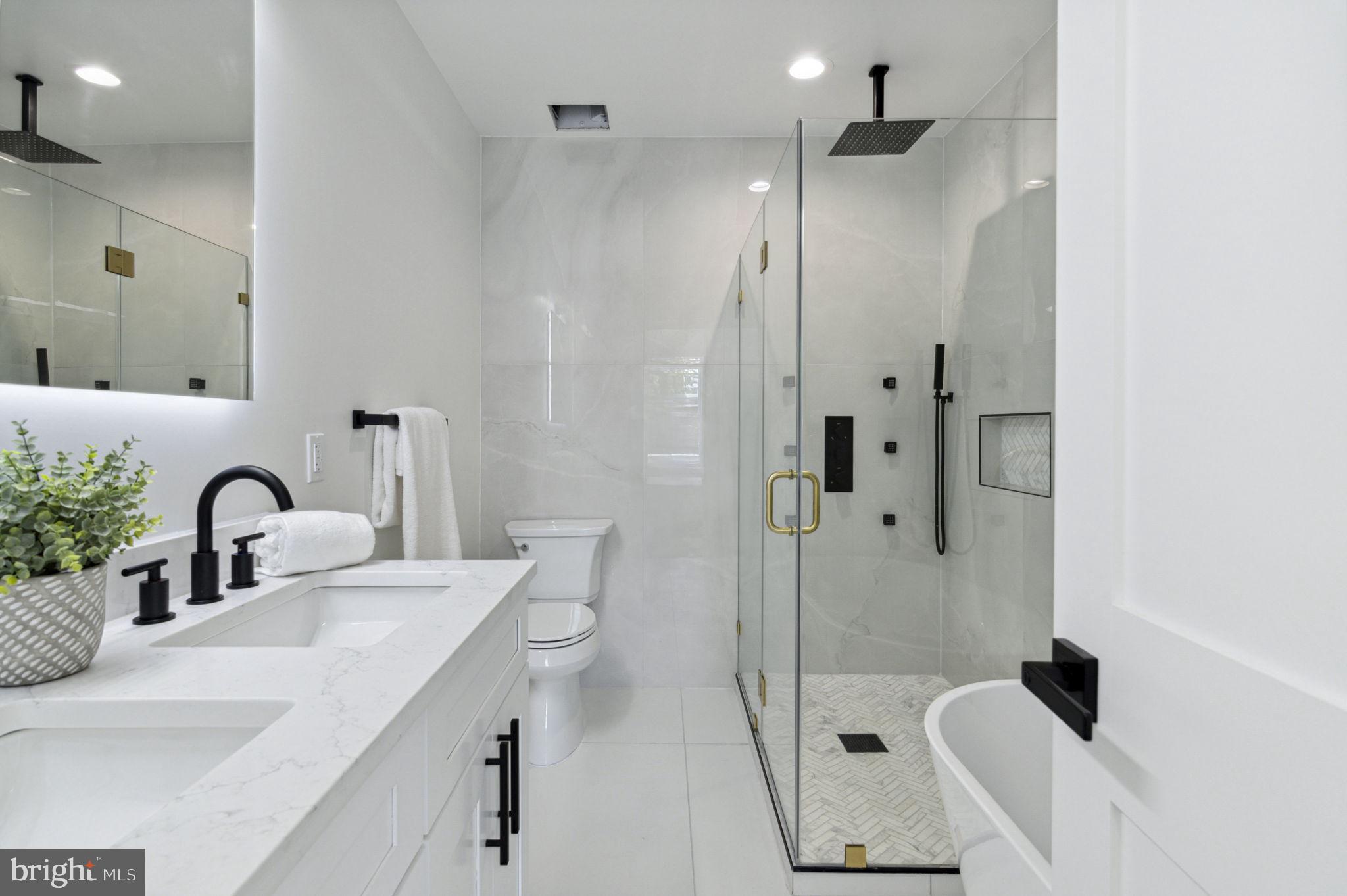 913 Emerson Street Northwest Washington, DC 20011 - Photo 15 of 37