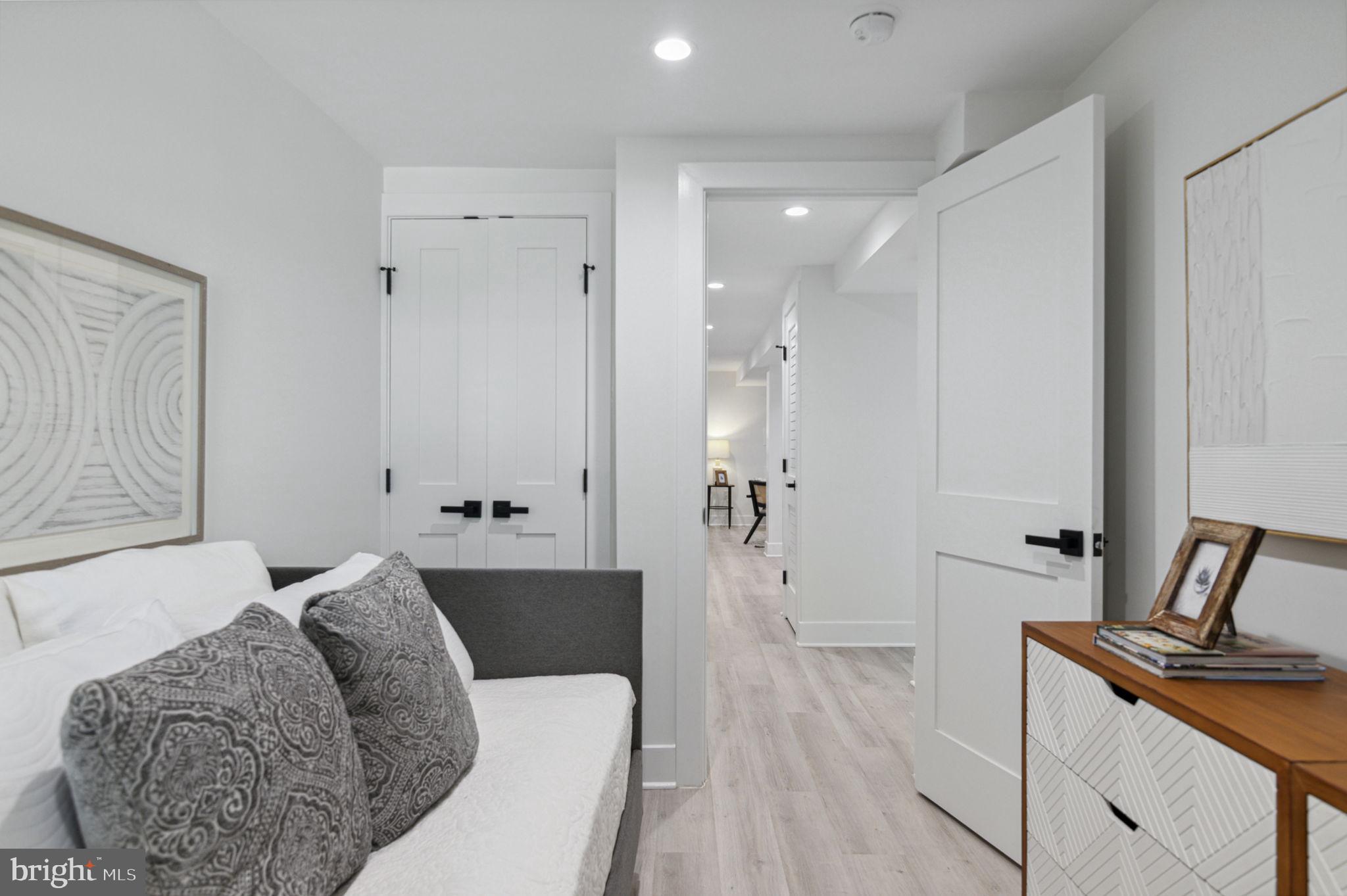 913 Emerson Street Northwest Washington, DC 20011 - Photo 29 of 37