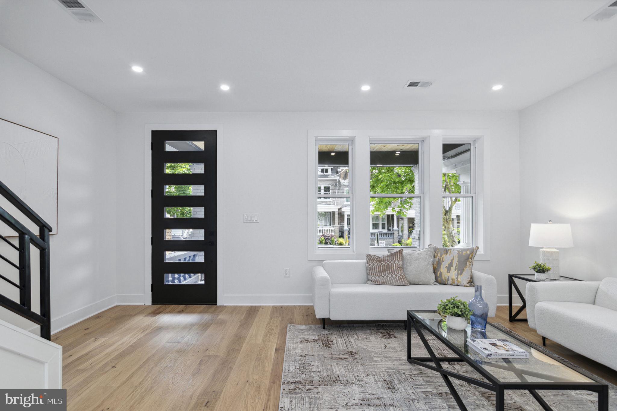 913 Emerson Street Northwest Washington, DC 20011 - Photo 3 of 37