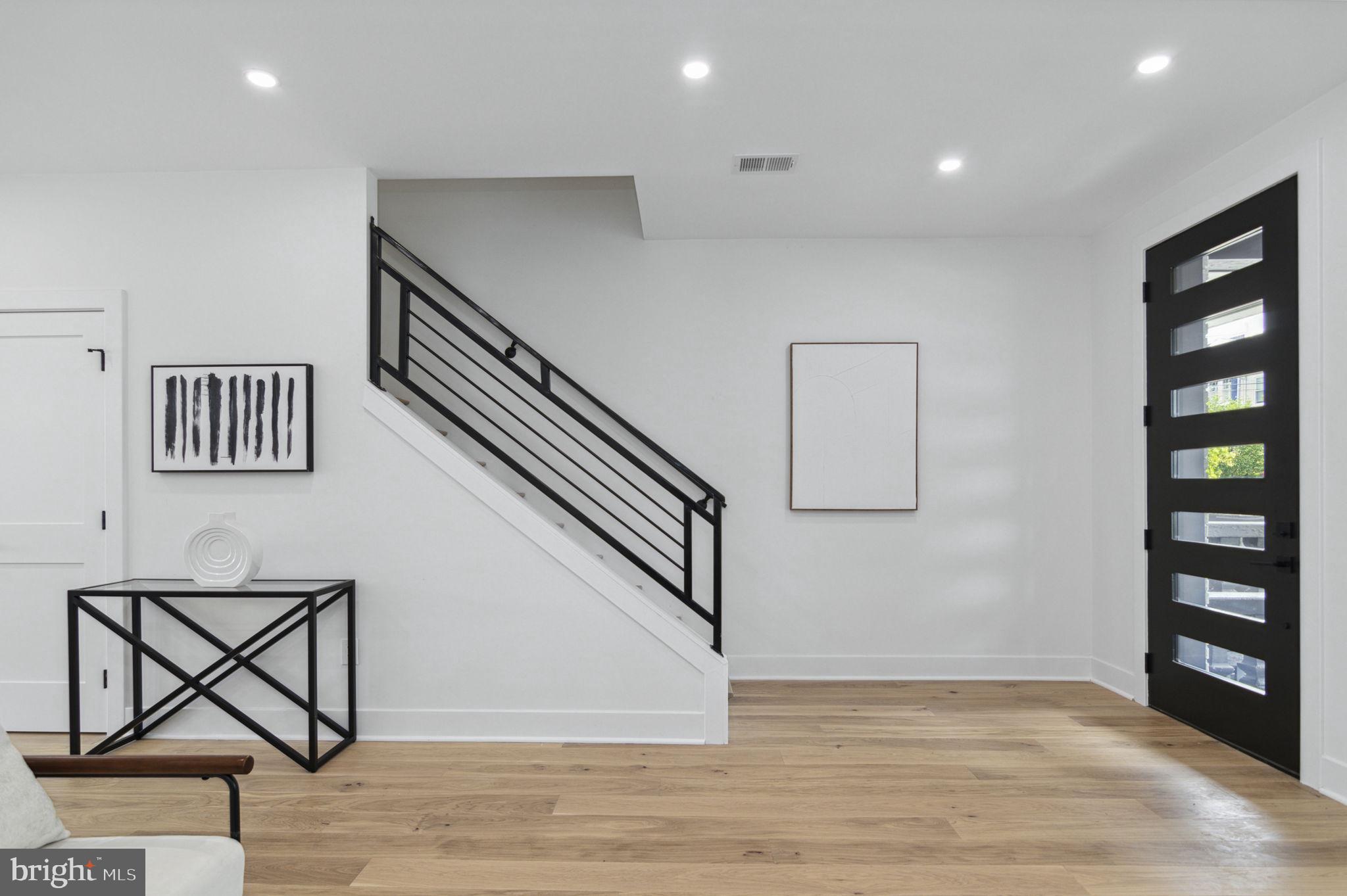 913 Emerson Street Northwest Washington, DC 20011 - Photo 5 of 37