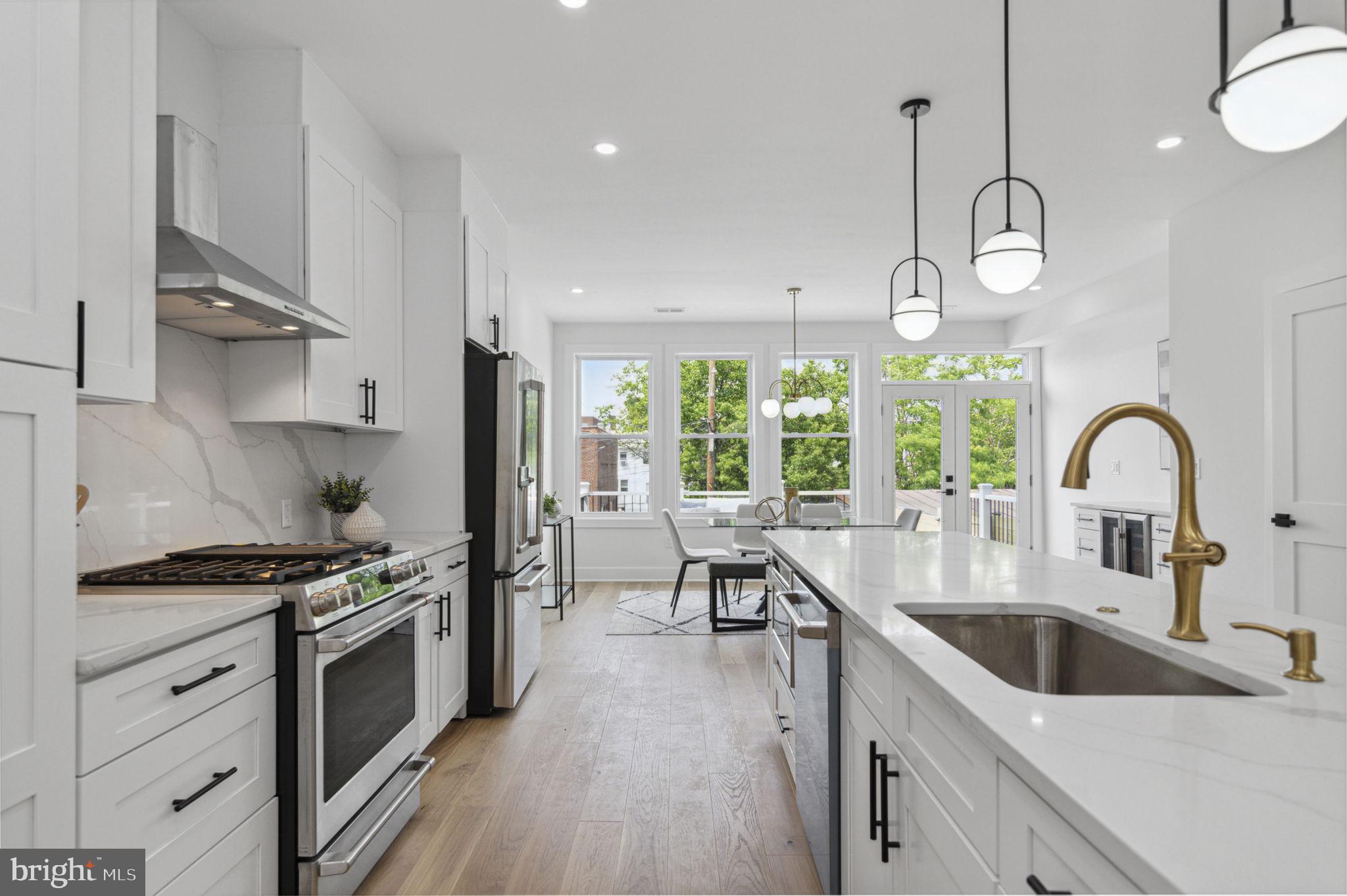 913 Emerson Street Northwest Washington, DC 20011 - Photo 7 of 37