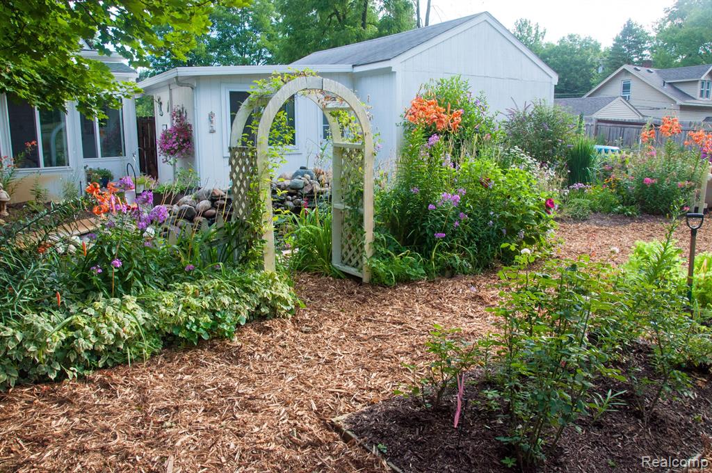 1235 Harding Avenue Rochester Hills, MI 48307 - Photo 43 of 81