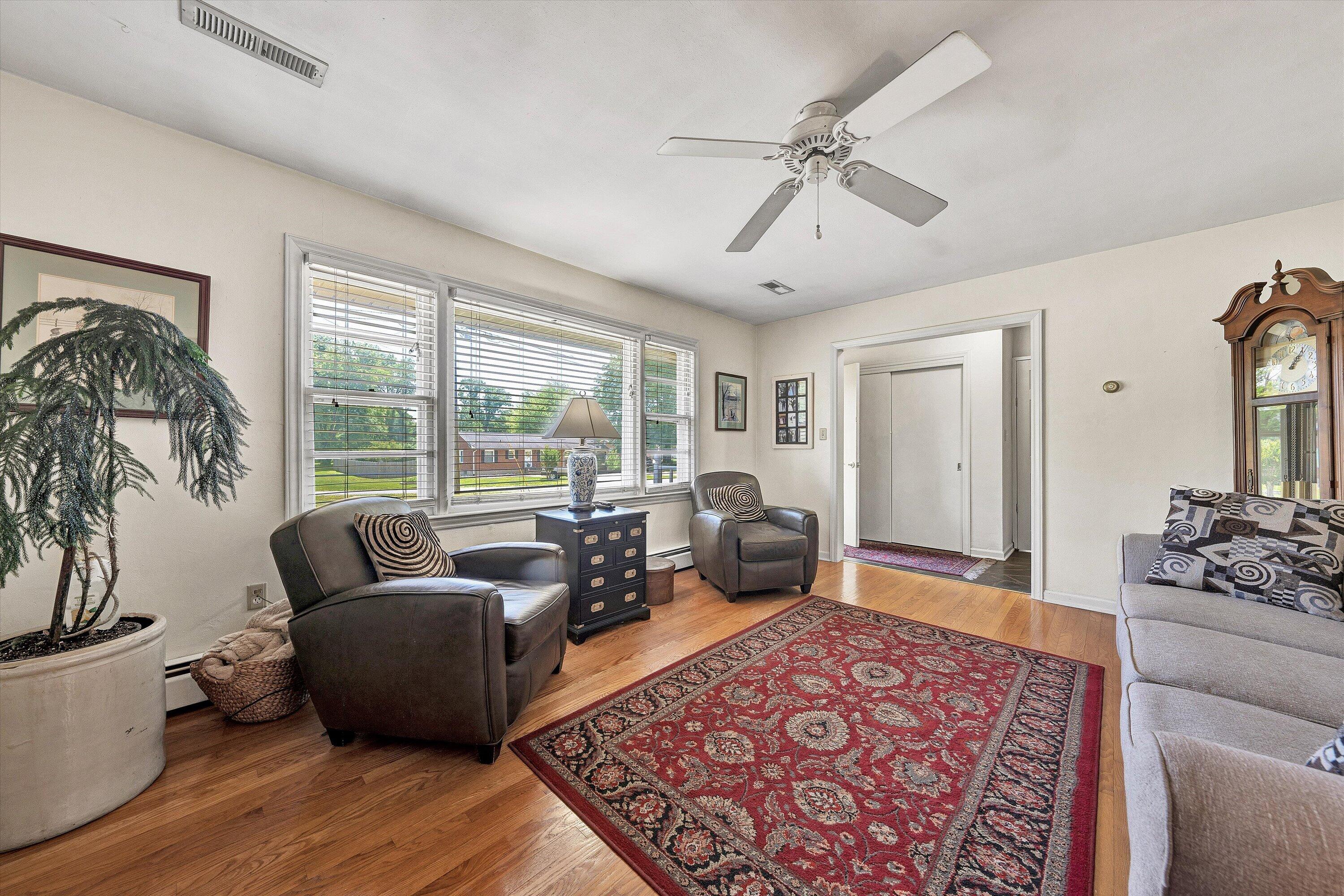 7008 Goff Road Roanoke, VA 24019 - Photo 8 of 38 06-DSC00217