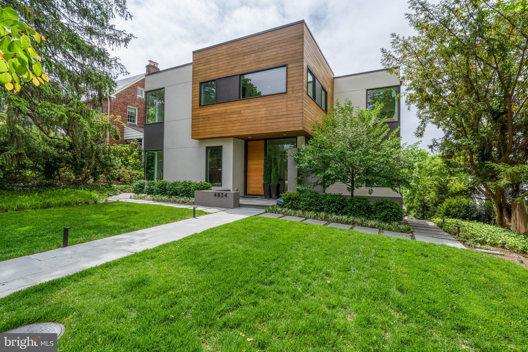 4834 W Street, NW