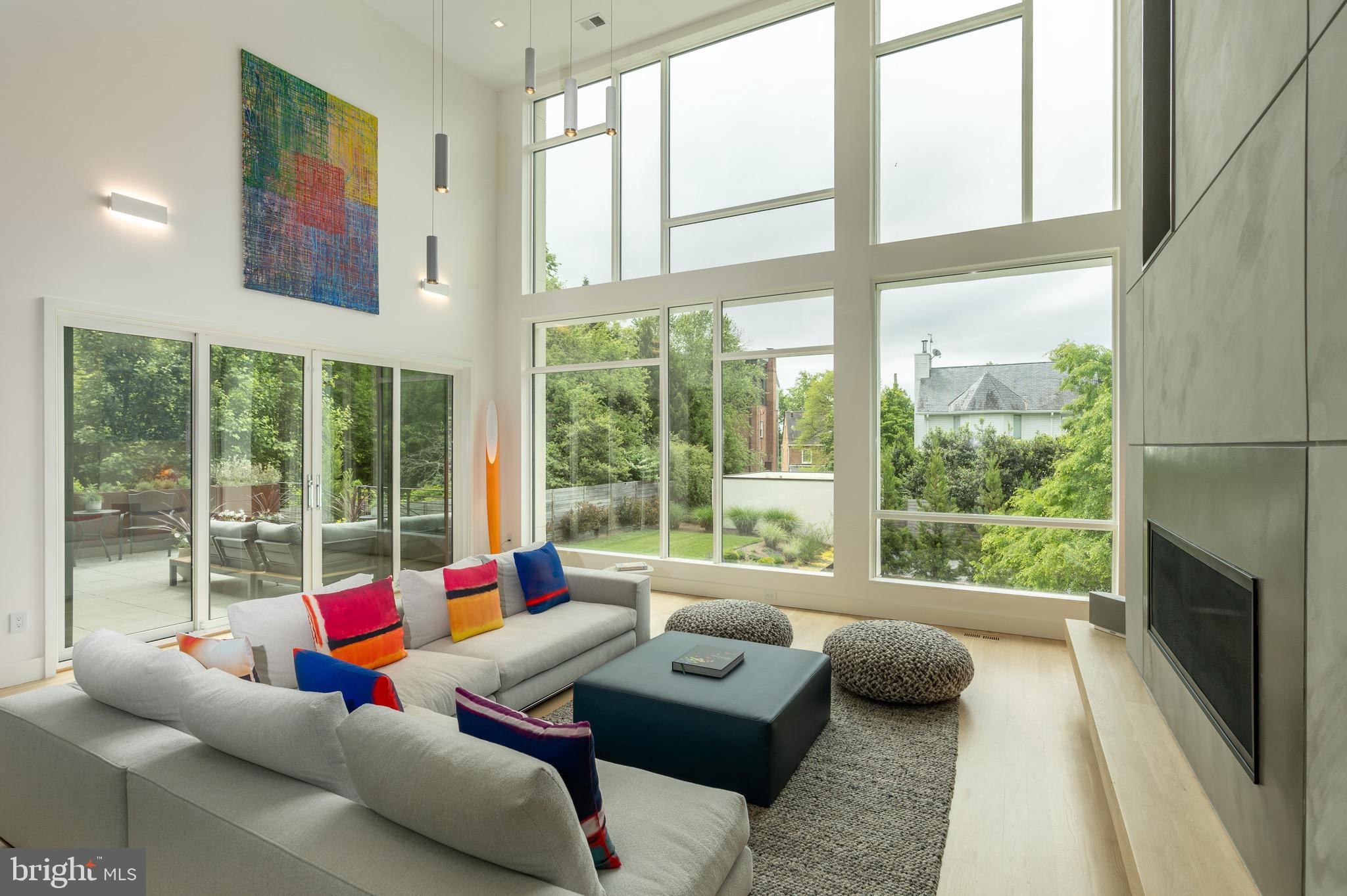 4834 W Street Northwest Washington, DC 20007 - Photo 4 of 36 Living room