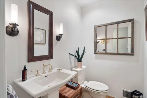 $1,680,000 | 230 Ridgecrest Road, Briarcliff Manor, NY 10510