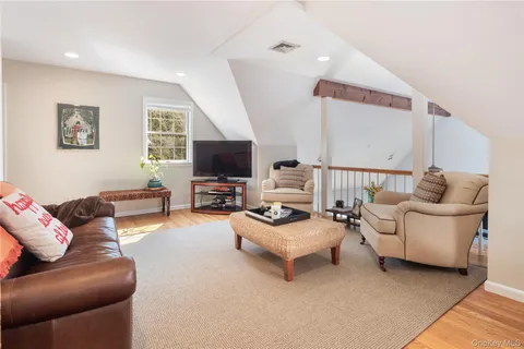 $1,680,000 | 230 Ridgecrest Road, Briarcliff Manor, NY 10510