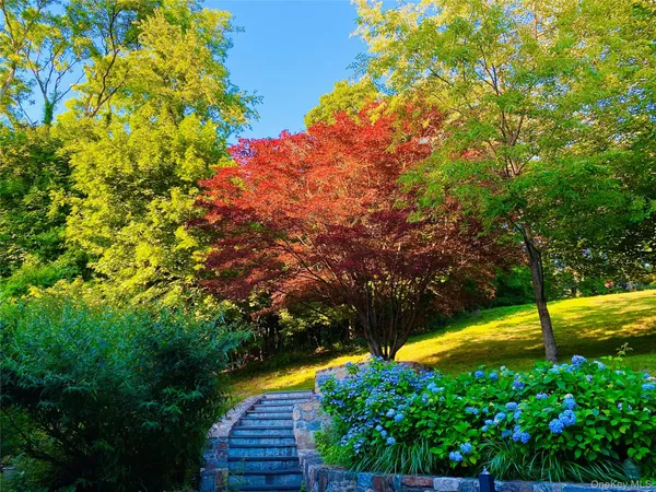 $1,680,000 | 230 Ridgecrest Road, Briarcliff Manor, NY 10510