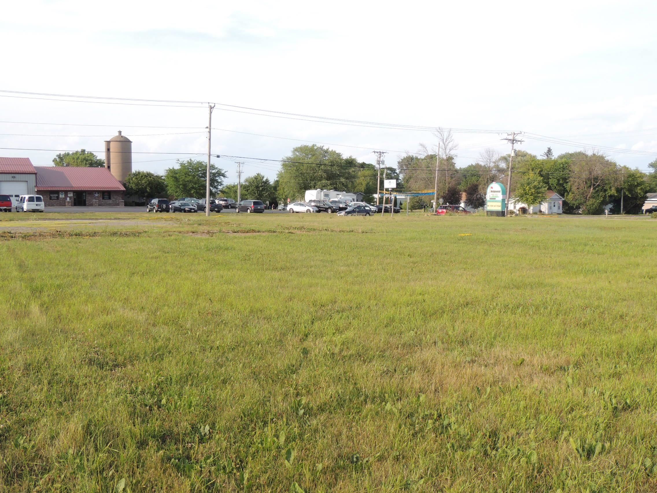 1110 East Main Street Omro, WI 54963 - Photo 2 of 5