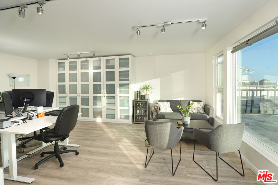 6947 Trolleyway South Playa del Rey, CA 90293 - Photo 18 of 35 Gallery Image 18