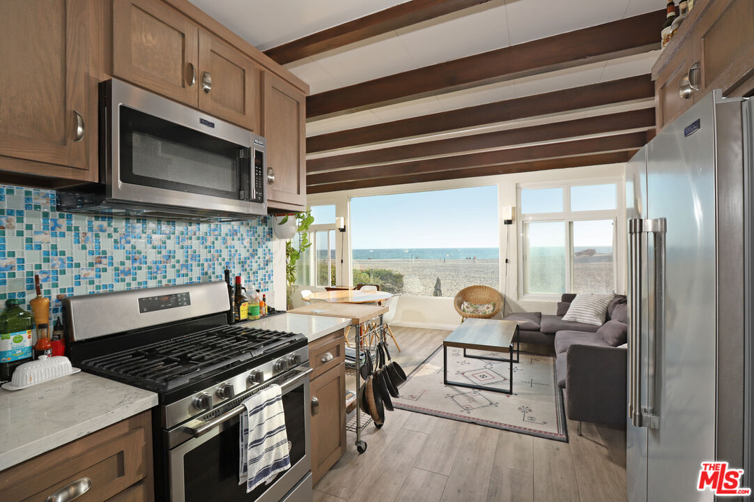 6947 Trolleyway South Playa del Rey, CA 90293 - Photo 9 of 35 Gallery Image 9