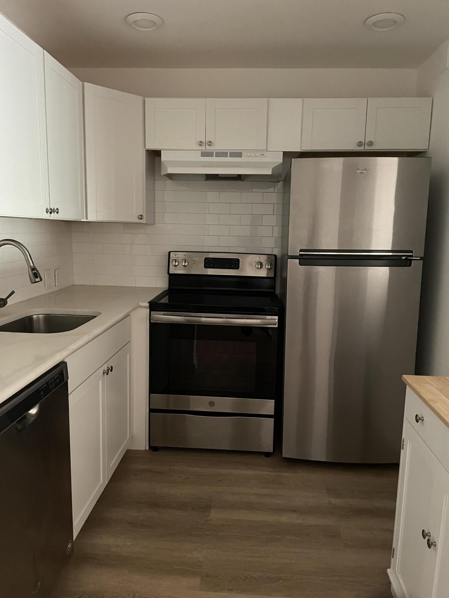 132 Preston F Boca Raton, FL 33434 - Photo 4 of 12 IMG_2903