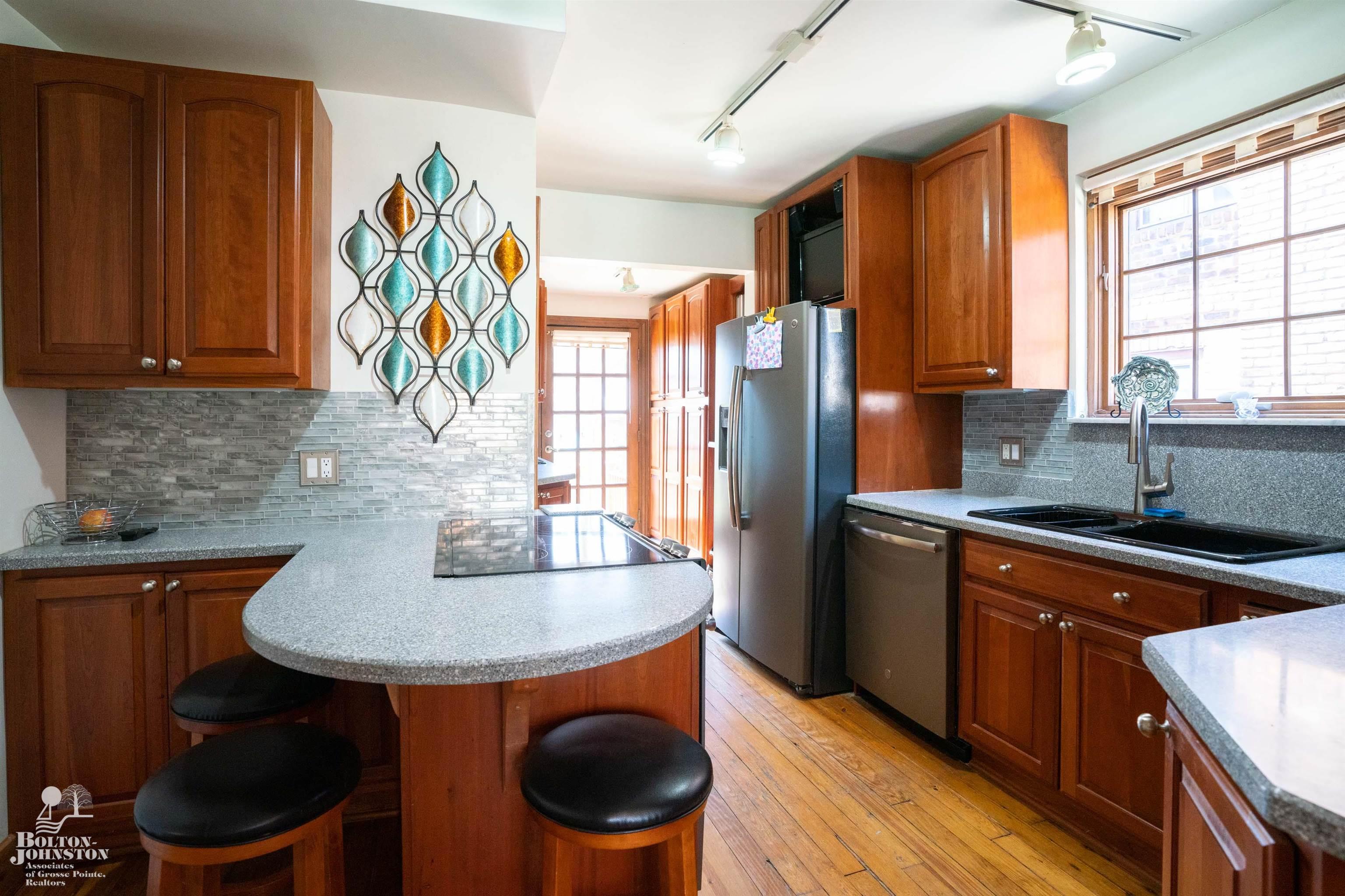 259 McMillan Road Grosse Pointe Farms, MI 48236 - Photo 13 of 39