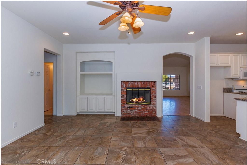 1430 Jewelstone Circle Hemet, CA 92545 - Photo 11 of 26 family room