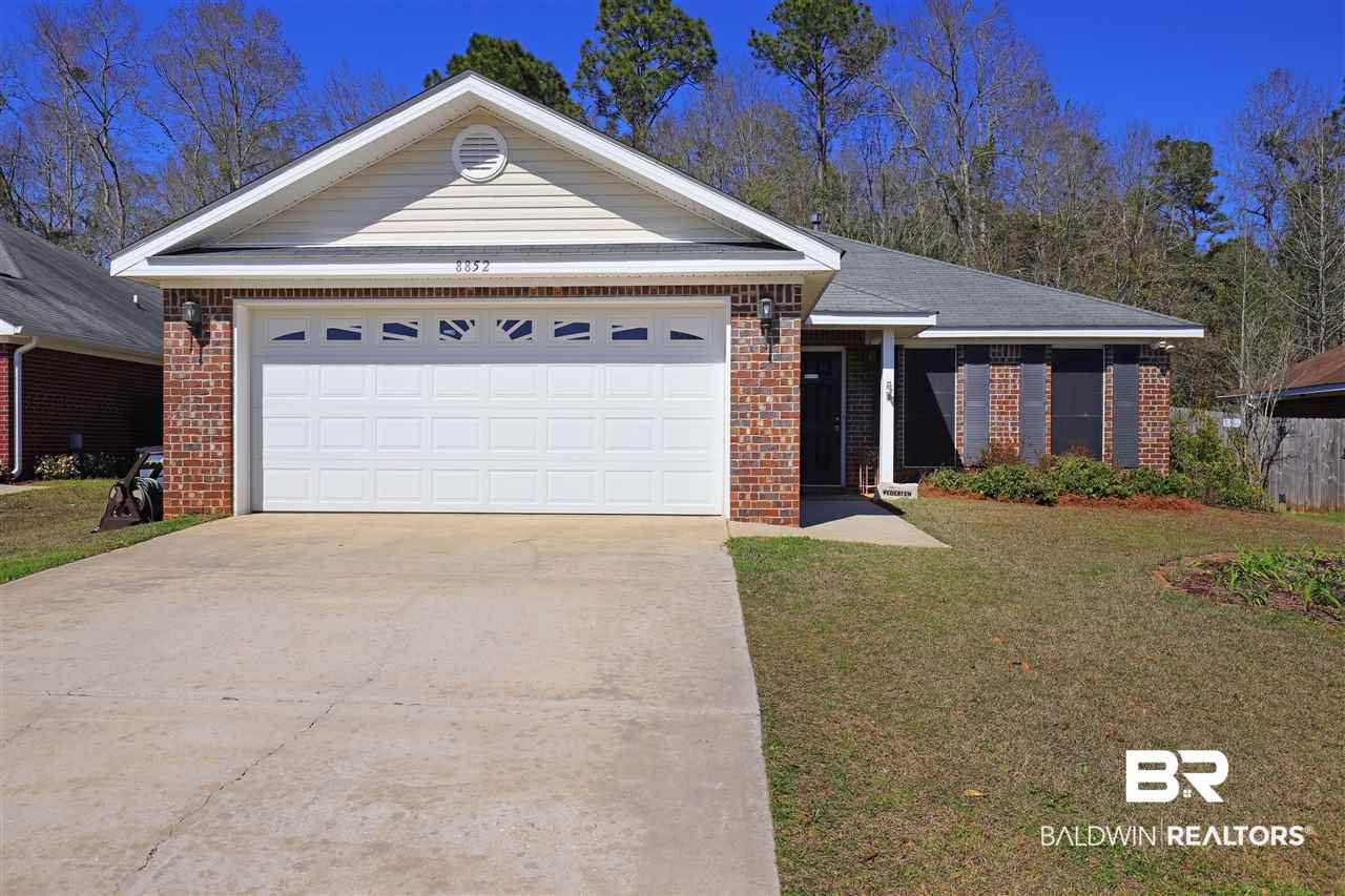 8852 Spring Grove North Mobile, AL 36695 - Photo 2 of 25 Manicured Lawn