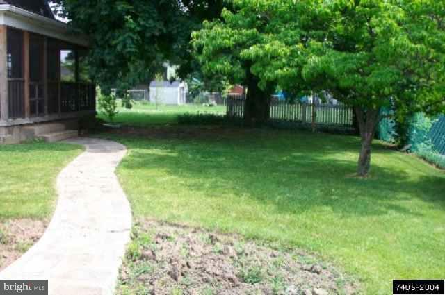 516 Stock Street Hanover, PA 17331 - Photo 4 of 8 Gallery Image 4
