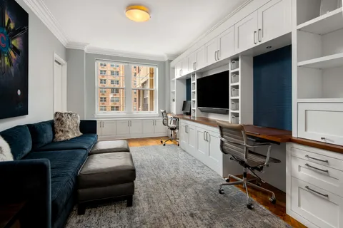 $1,650,000 | 421 West Melrose Street, Unit 18BC, Chicago, IL 60657