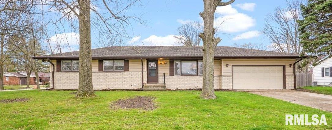 231 Dickinson Road Springfield, IL 62704 - Photo 1 of 29