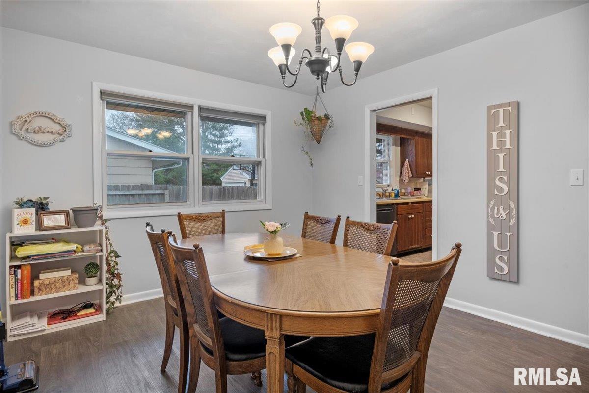 231 Dickinson Road Springfield, IL 62704 - Photo 9 of 29