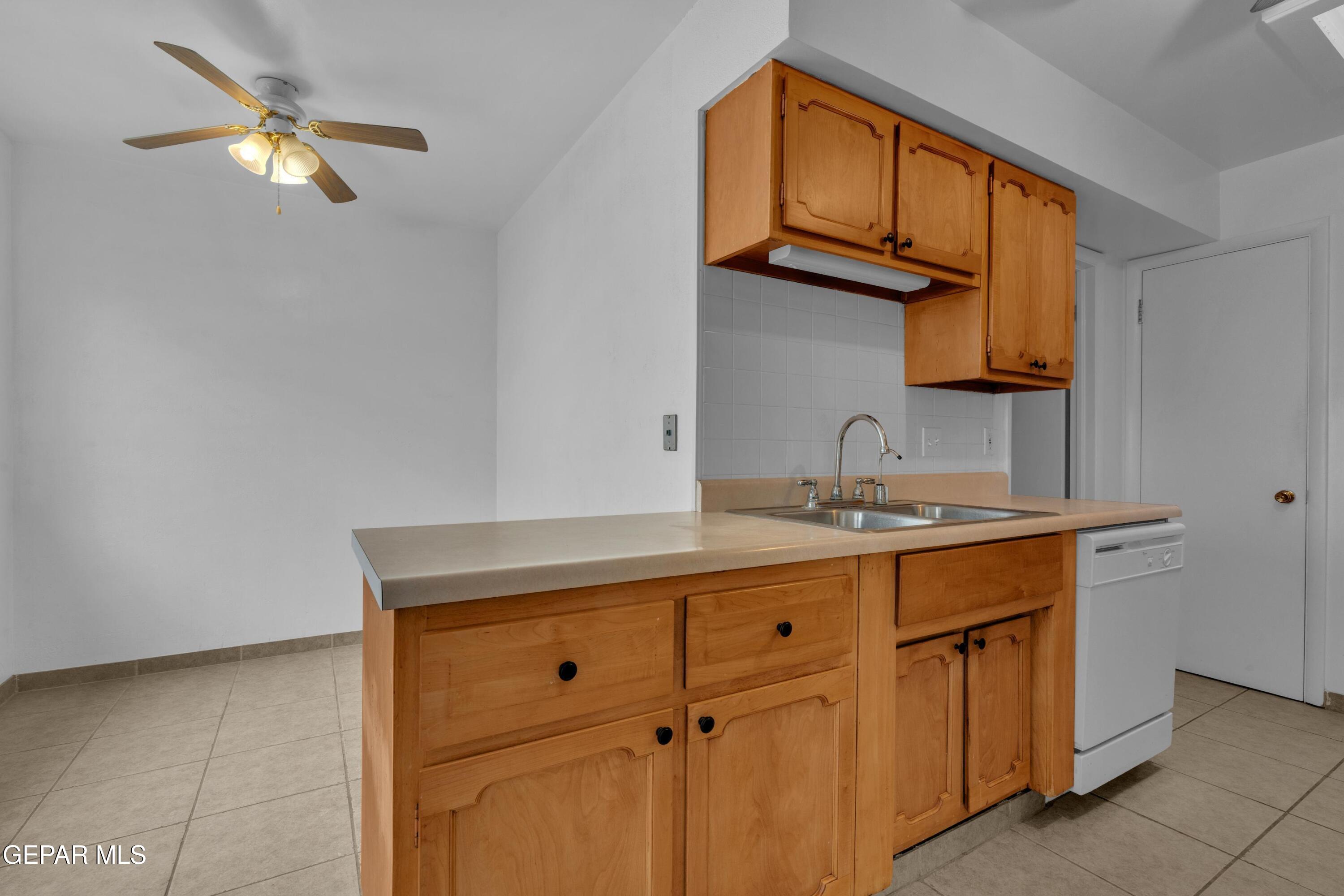 337 Clairemont Road El Paso, TX 79912 - Photo 11 of 45 2 (7)