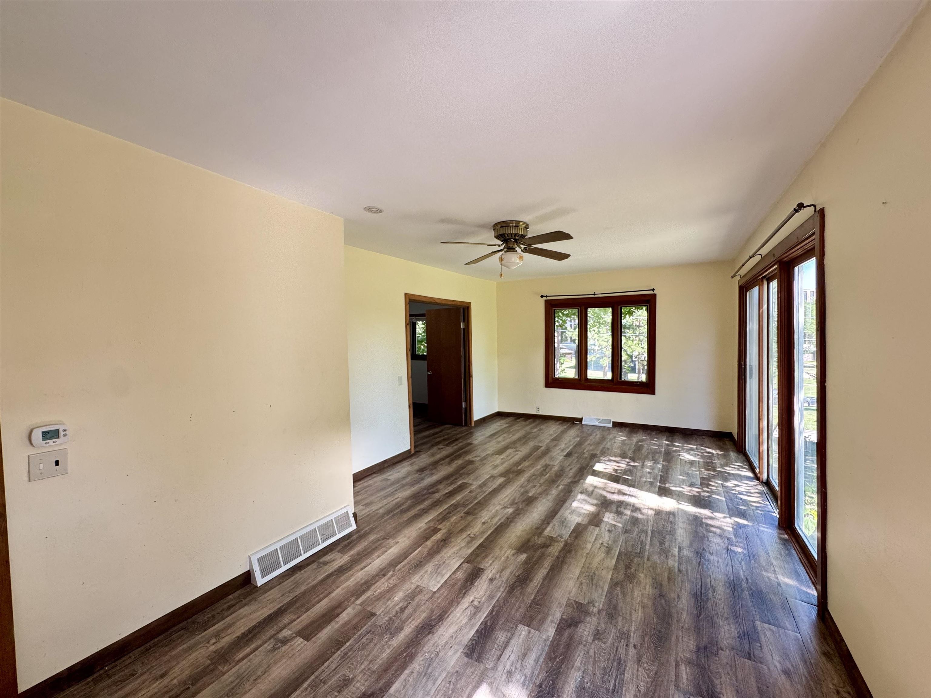 E1647 Grandview Road Waupaca, WI 54981 - Photo 5 of 17