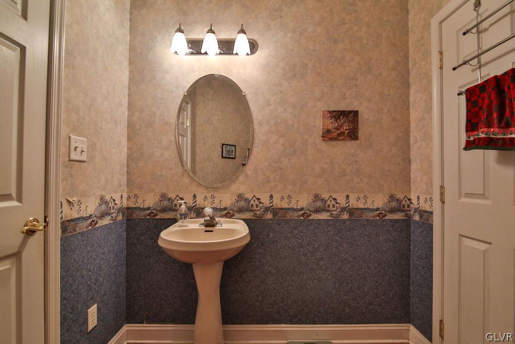 1044 Old Bethlehem Road Perkasie, PA 18944 - Photo 17 of 44 Gallery Image 17