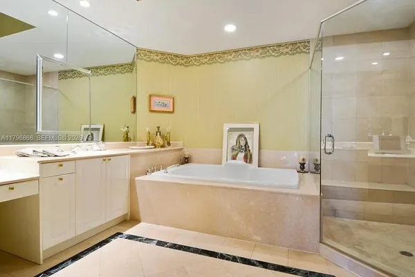 $11,800 | 20165 Northeast 39th Place, Unit 403, Aventura, FL 33180