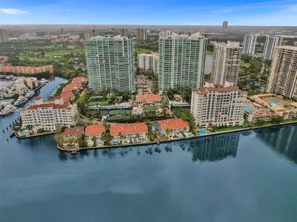 $11,800 | 20165 Northeast 39th Place, Unit 403, Aventura, FL 33180