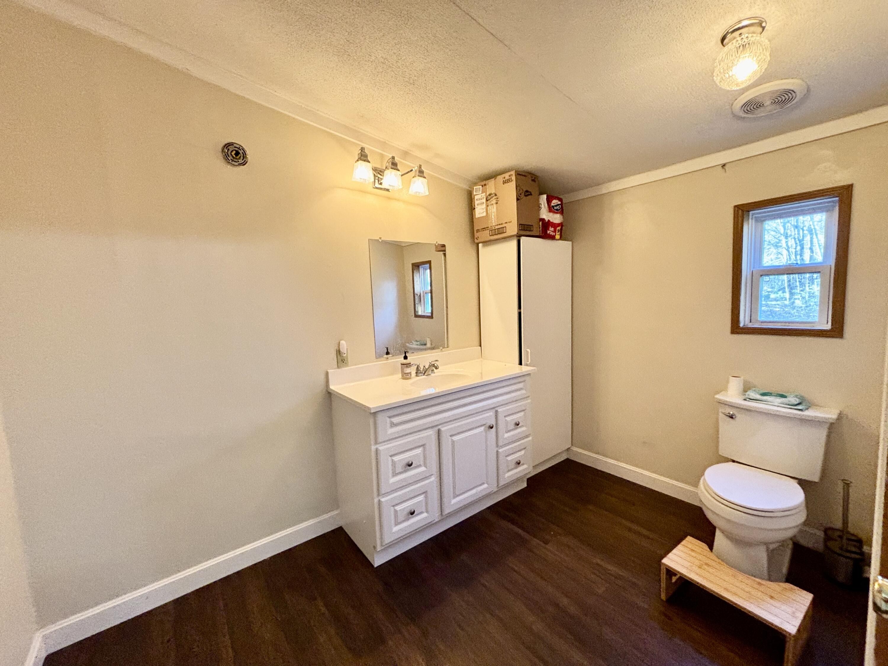 398 Ridge Road Lisbon, ME 04252 - Photo 15 of 26 Primary bathroom