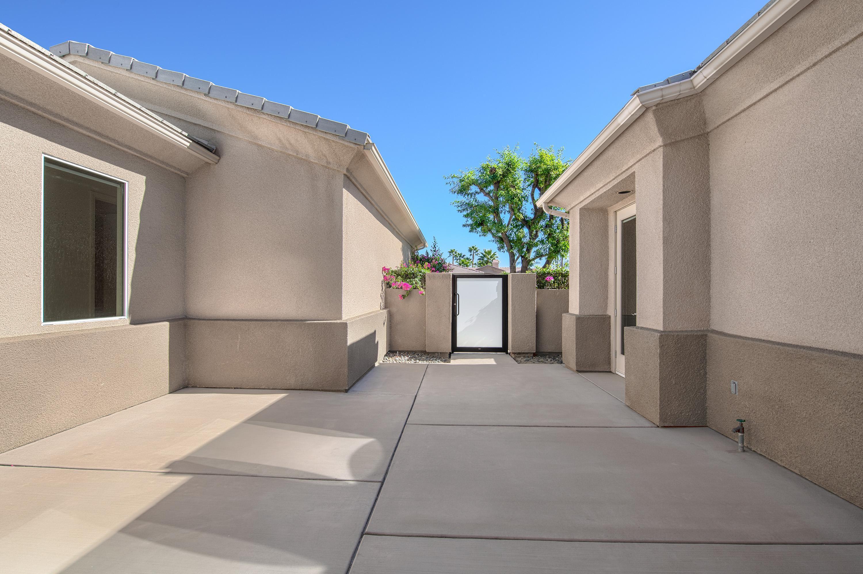 3 Cartier Court Rancho Mirage, CA 92270 - Photo 3 of 33 WM3