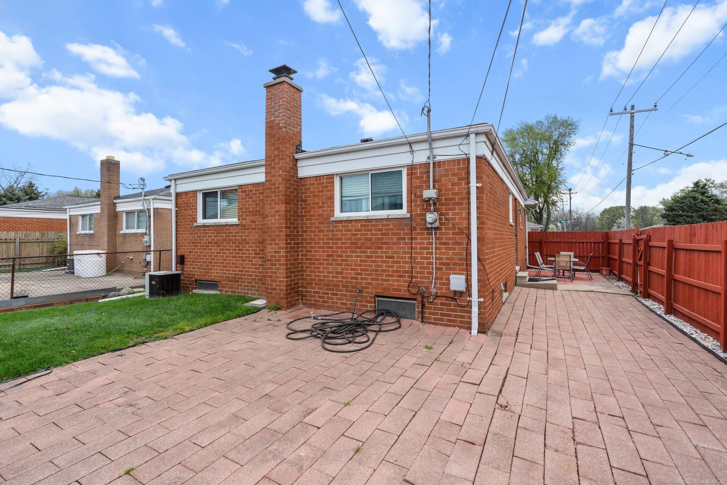 32317 Ruehle Avenue Warren, MI 48093 - Photo 20 of 23 50173193-1d76c457-e54f-4870-914c-246d4317446c.JPG