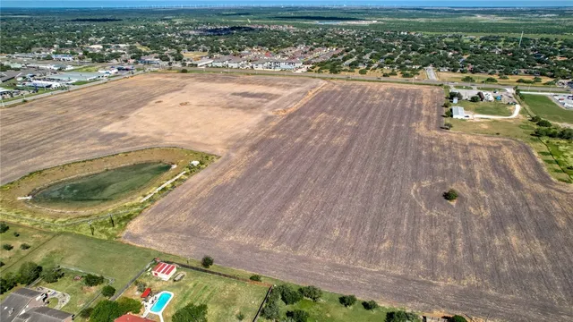 $3,999,999 | 0 Northwest Pinnacle Boulevard, Robstown, TX 78380