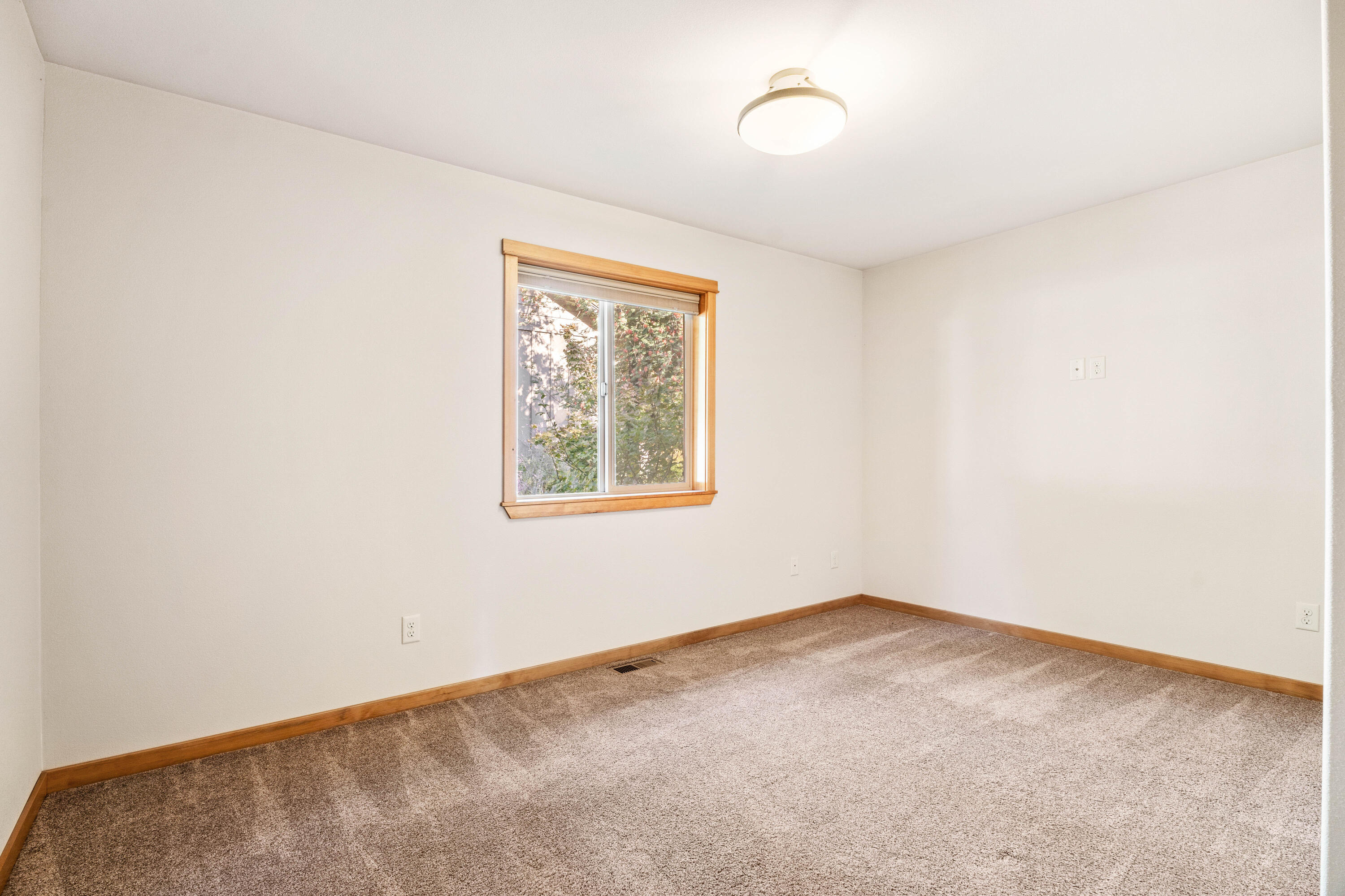 19031 Baker Road Bend, OR 97702 - Photo 20 of 35 20-Bedroom