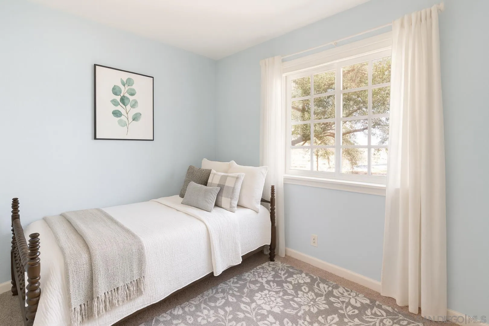 3121 Alta Verde Drive Fallbrook, CA 92028 - Photo 15 of 31 a bedroom with a bed and a window