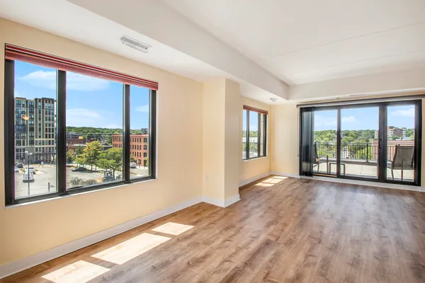 $3,800 | 111 North Ashley Street, Unit 302, Ann Arbor, MI 48104